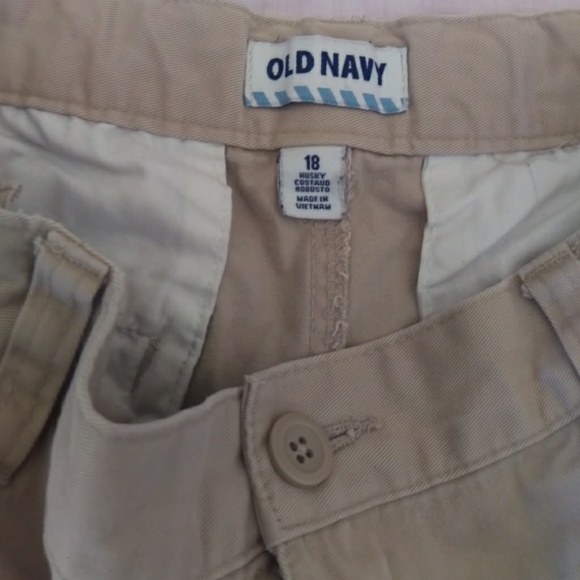 Old navy boy's khaki shorts - Picture 7 of 7